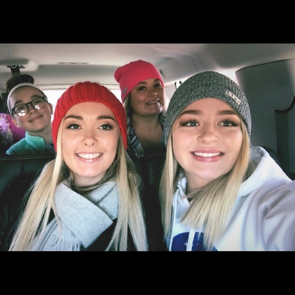 Meet your Posher, Emiley - Picture 4 of 5